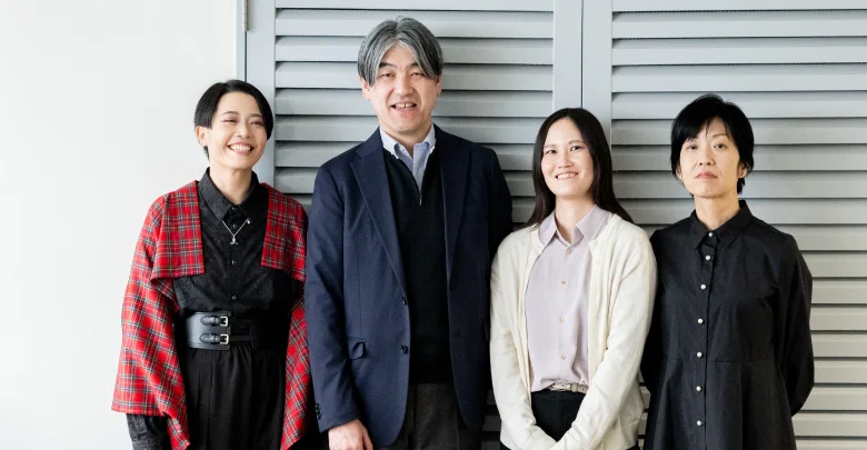 カナングループの講師と受講生の集合写真
