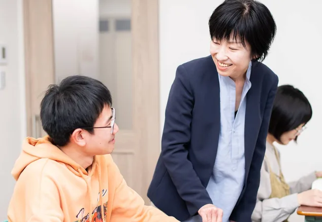 受講生に寄り添って指導する講師