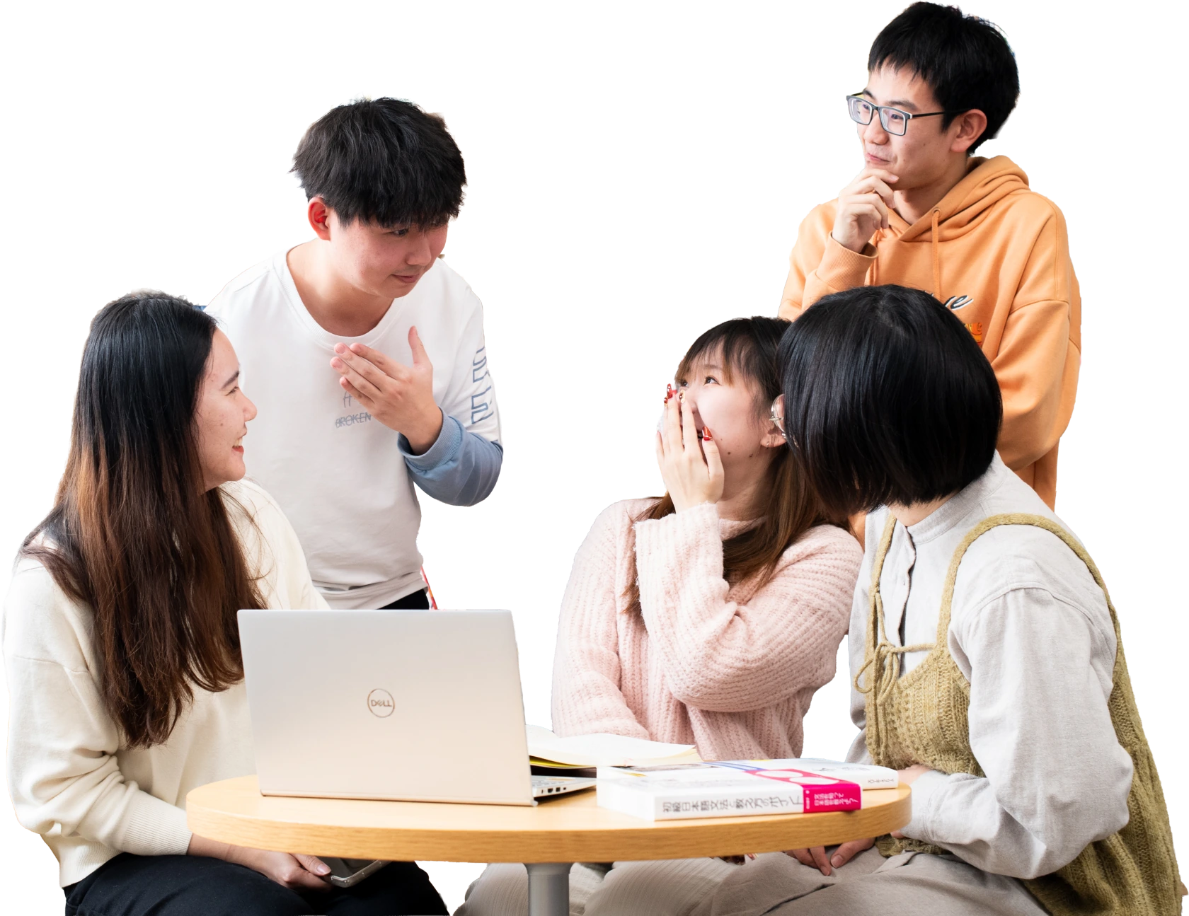 日本語を学びながら交流する学生たち