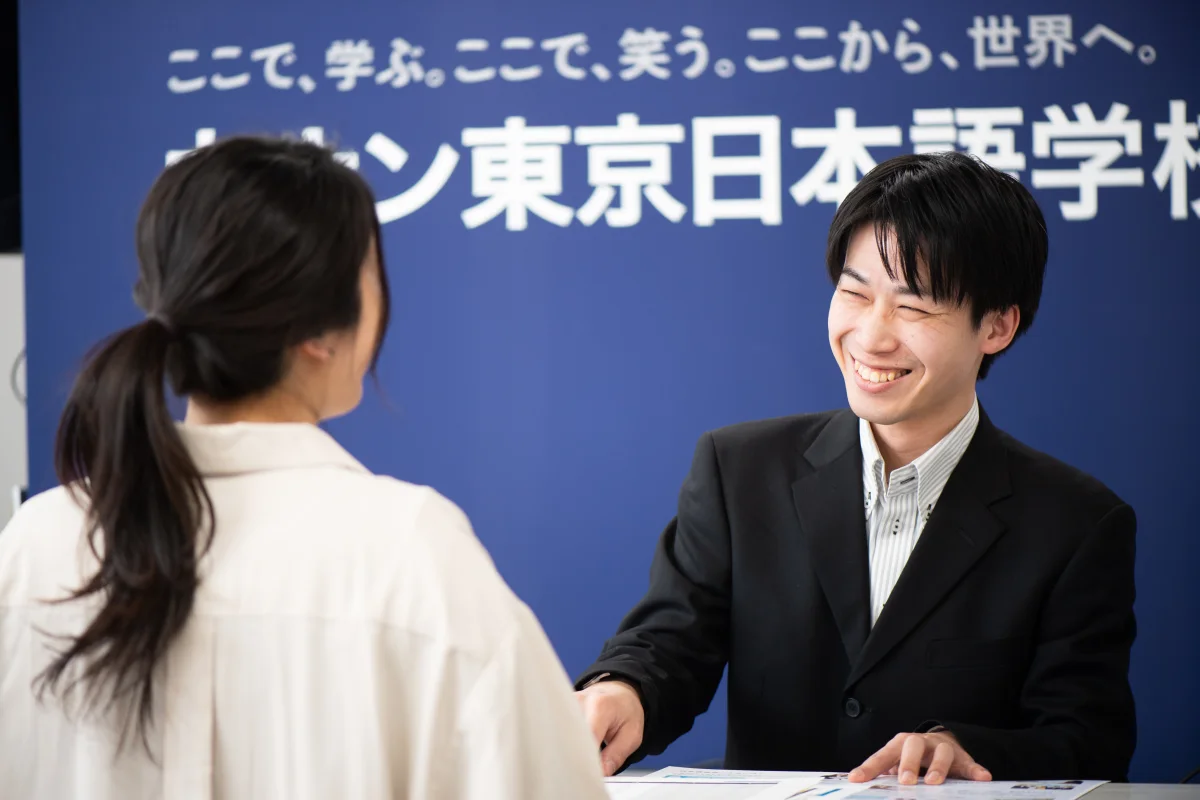 中華圏 募集・学生サポートの職場イメージ