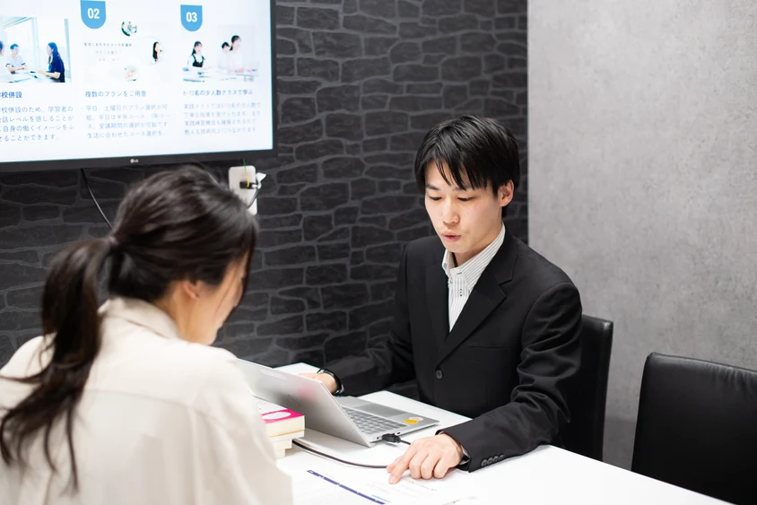 養成講座 企画・営業職の職場イメージ