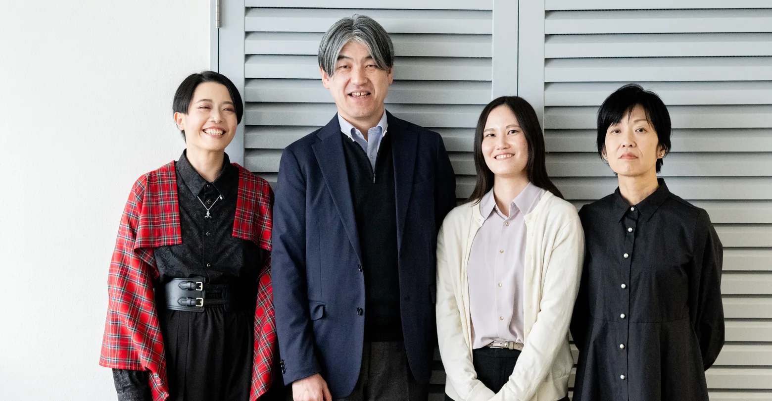 カナングループの講師と受講生の集合写真